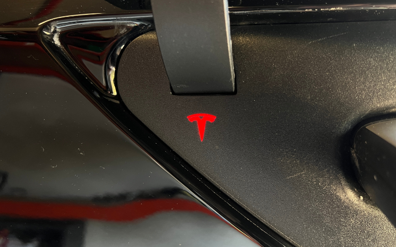 Tesla charge port showing red light no charging error